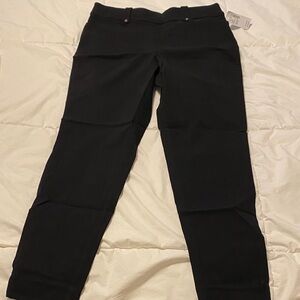 Maurice’s Black pull on Skinny Ankle Med Short stretch Bengaline